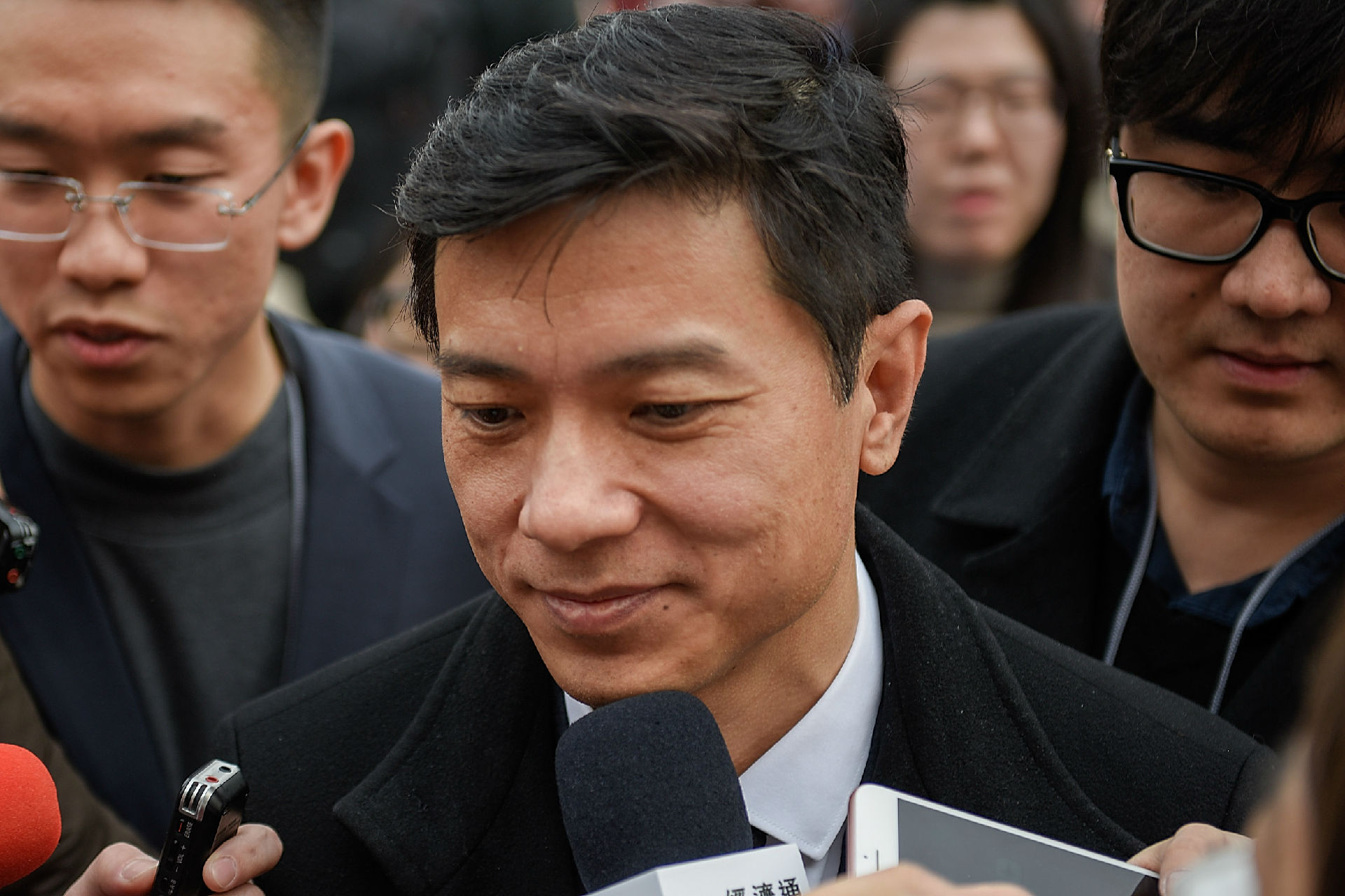 国际比赛日纽约尼克斯备战社区盾，防线松动细节曝光，信心回归，训练强度明显提升的简单介绍