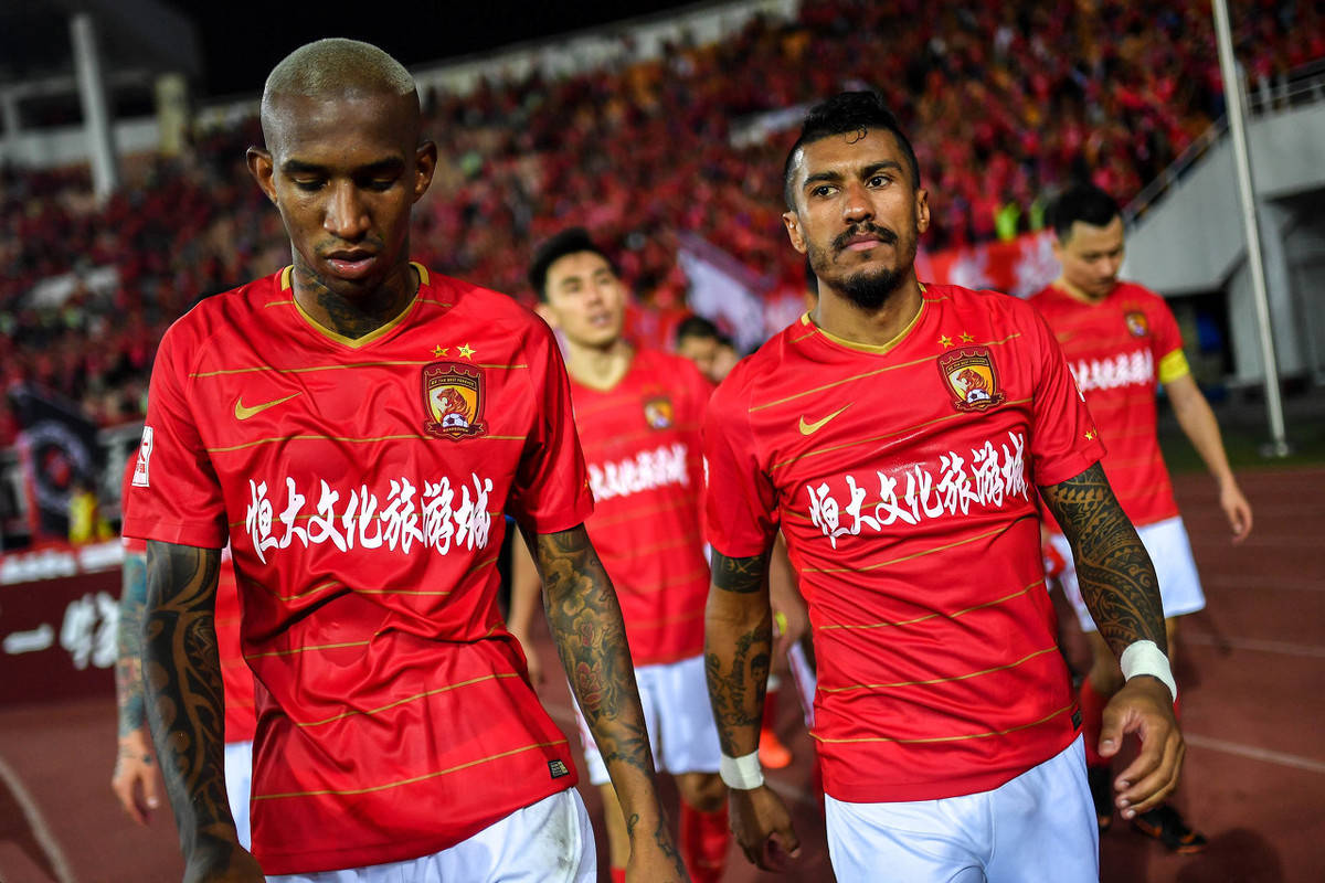 爱游戏APP关键时刻埃因霍温调整名单以备亚冠，临场应变环节打磨，球迷炸锅，球队文化再被提及的简单介绍