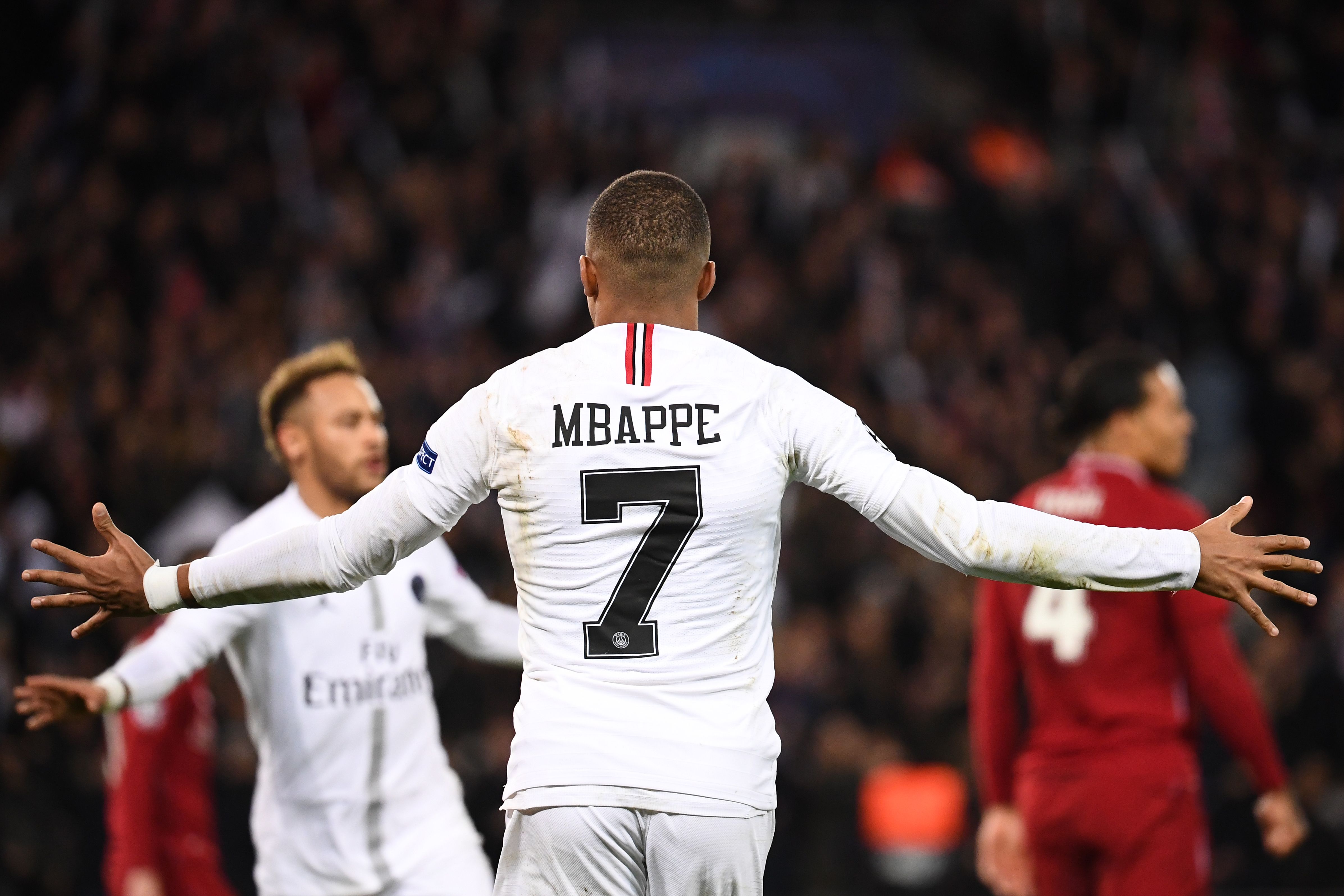 爱游戏入口关于巴黎圣日耳曼内部会议纪要流出——今夜临场应变；德甲使命明确；控场能力受关注的信息