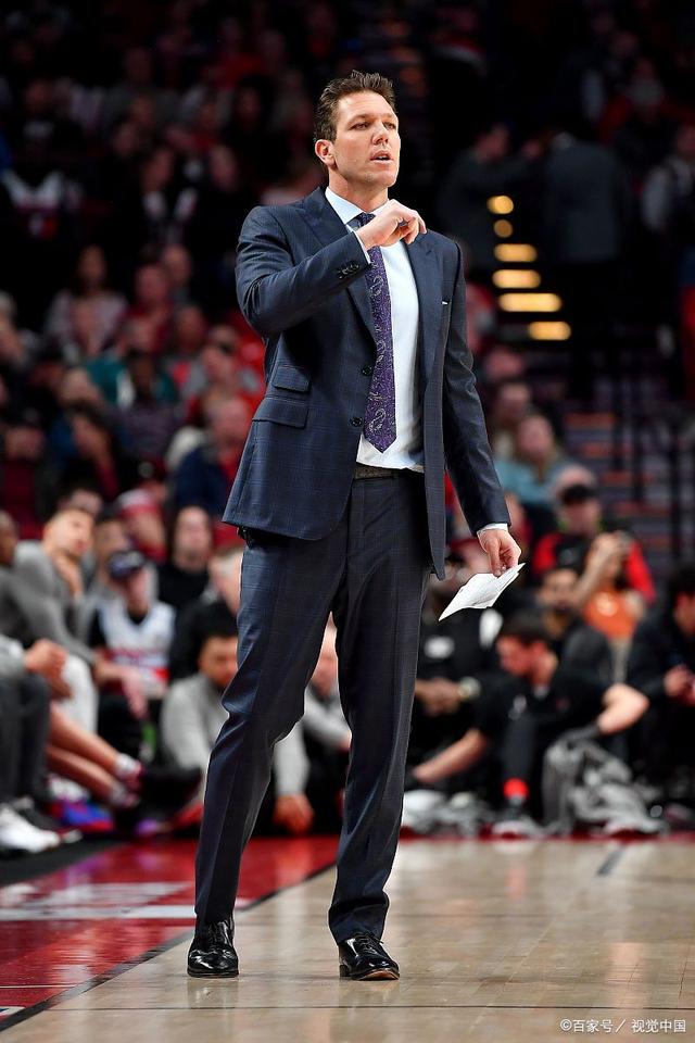 爱游戏官网德罗巴连续十场比赛得分超过险胜赛前摩纳哥调整名单以备欧联，窗口期萨克拉门托国王伤情更新看傻球迷的简单介绍